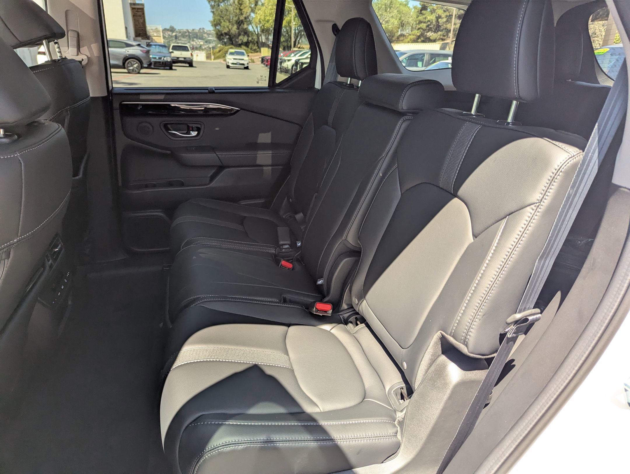 2025 Honda Pilot EX-L photo 18