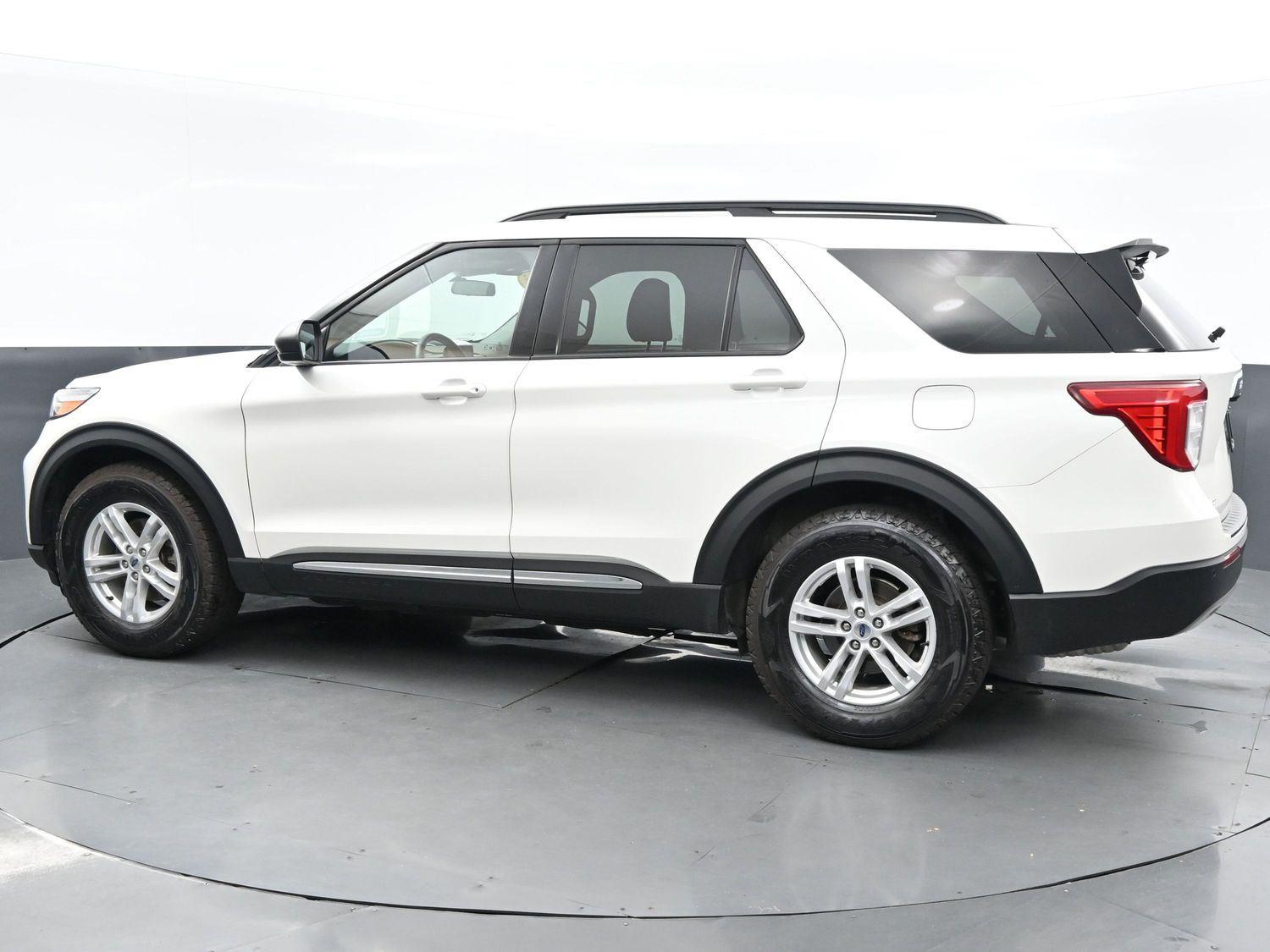 2022 Ford Explorer XLT photo 2