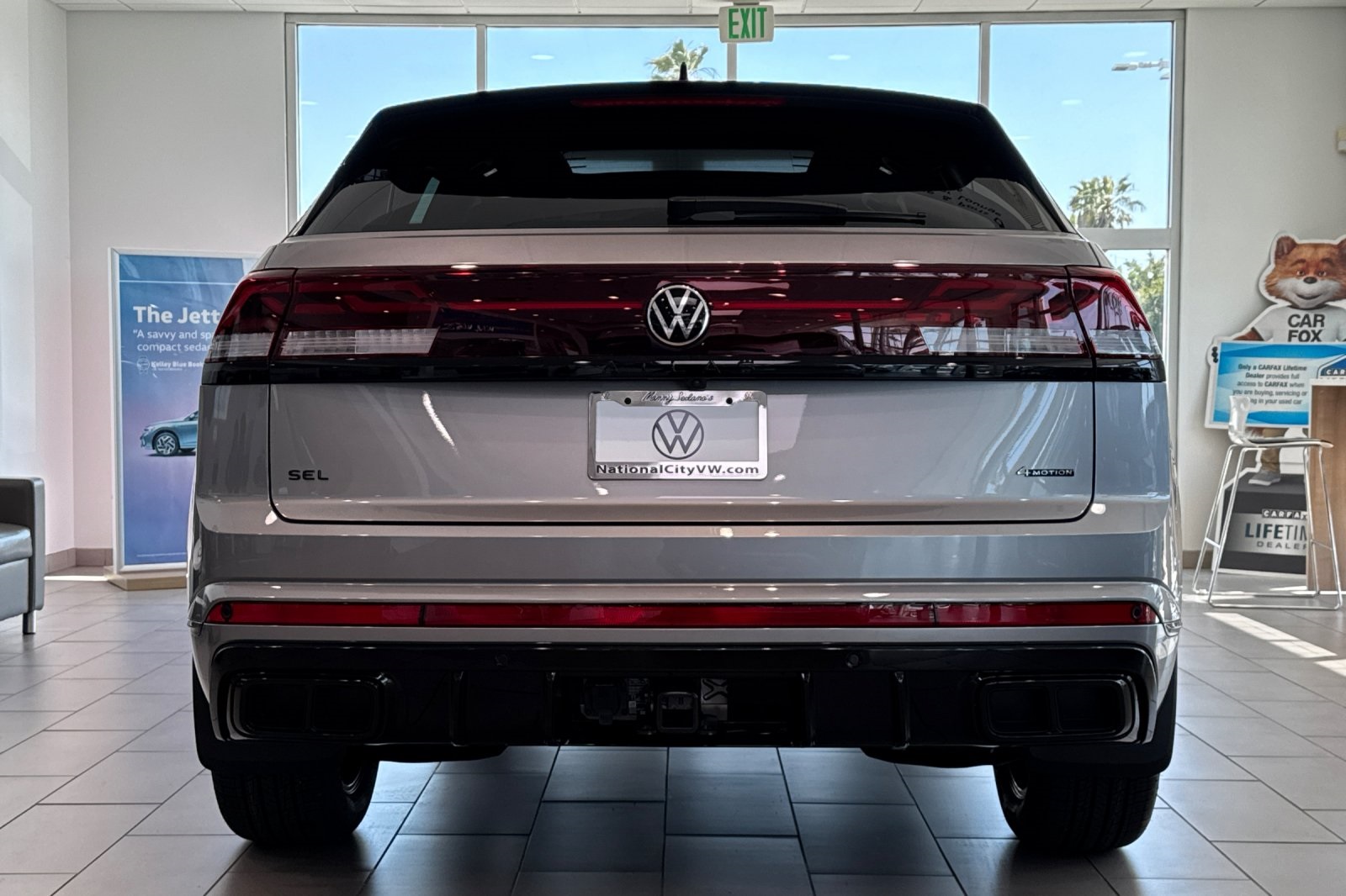 2025 Volkswagen Atlas Cross Sport SEL R-Line photo 4