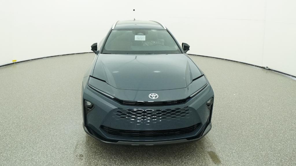 2025 Toyota Crown Signia XLE photo 2