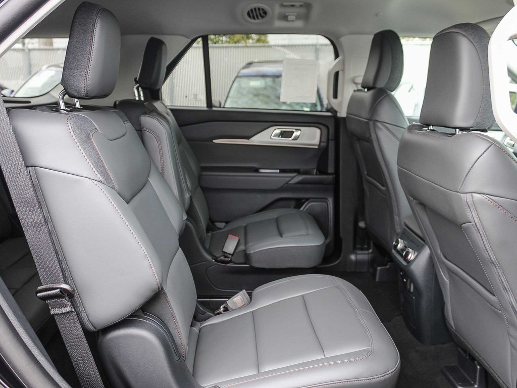 2025 Ford Explorer photo 11
