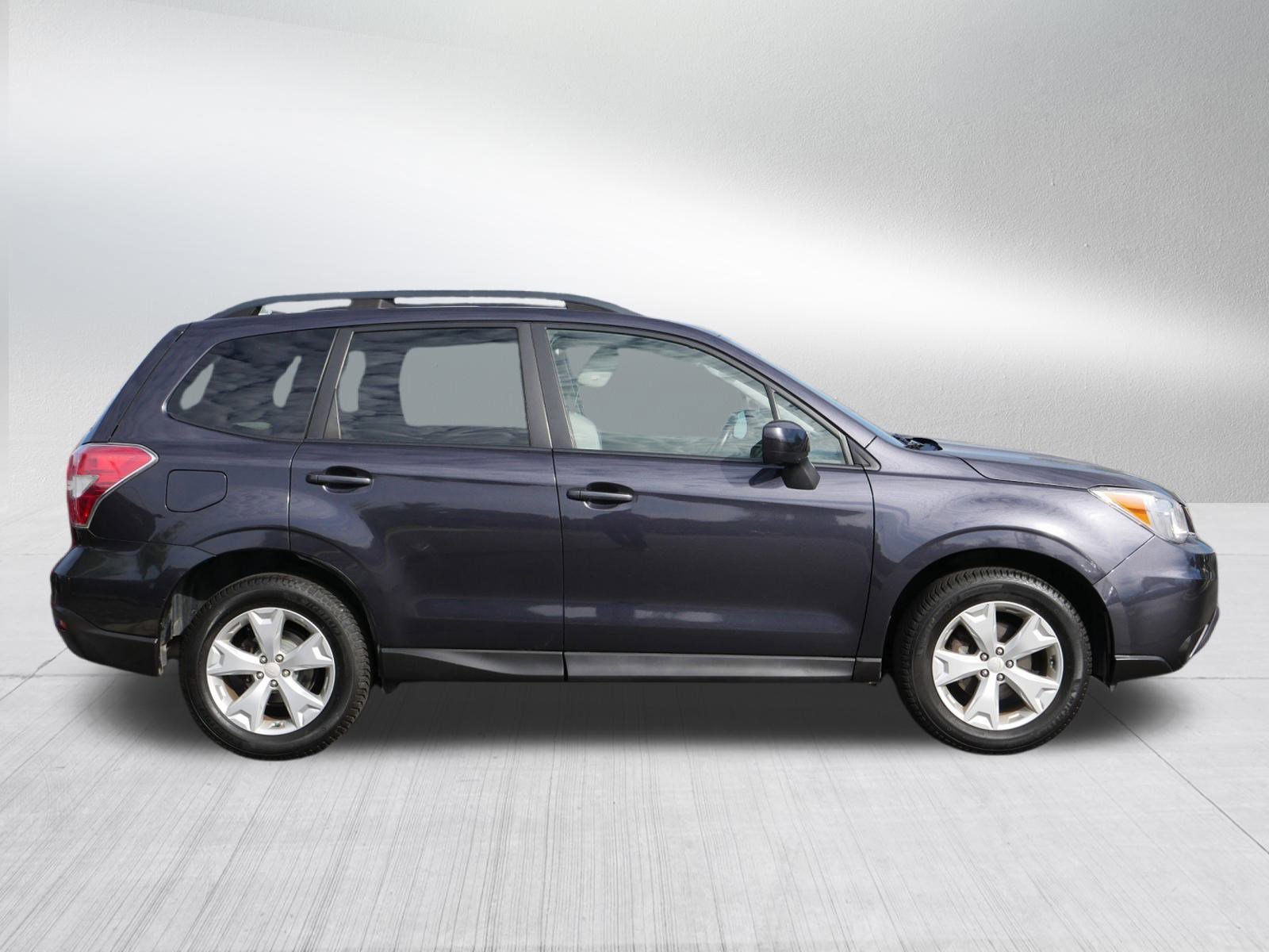 2015 Subaru Forester 2.5i Premium photo 8