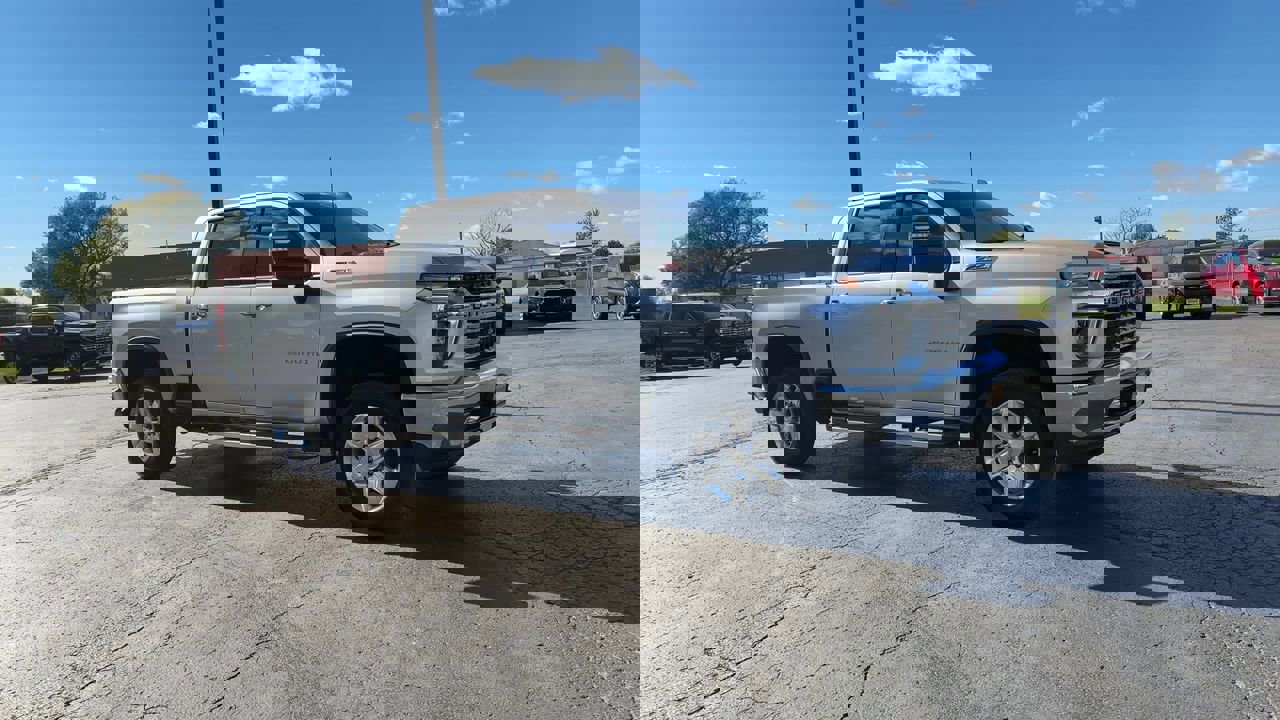 2022 Chevrolet Silverado 2500HD LTZ photo 2