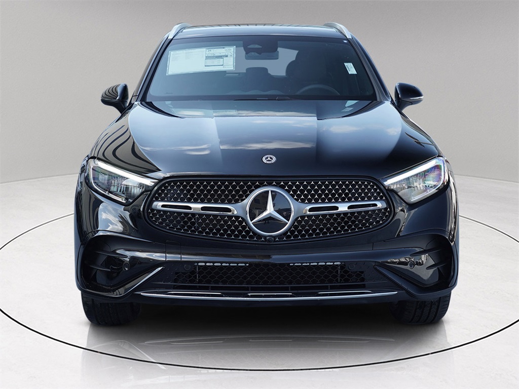 2025 Mercedes Benz GLC 300 4MATIC photo 2