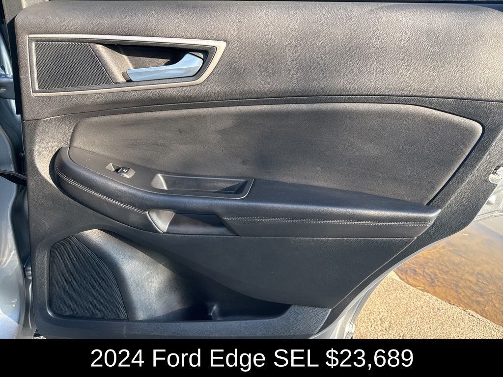 2024 Ford Edge SEL photo 20