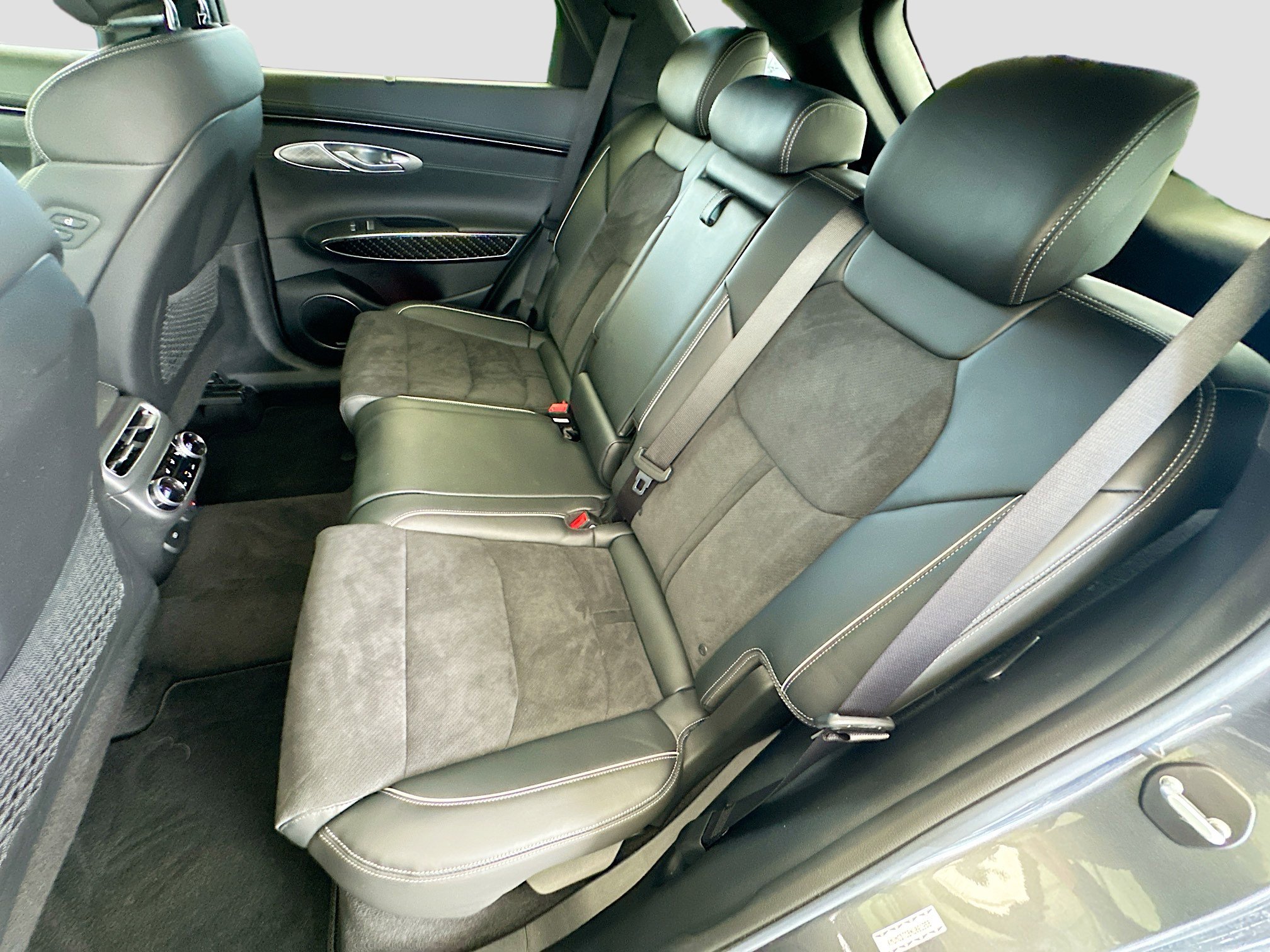 2022 Genesis GV70 3.5T Sport photo 25