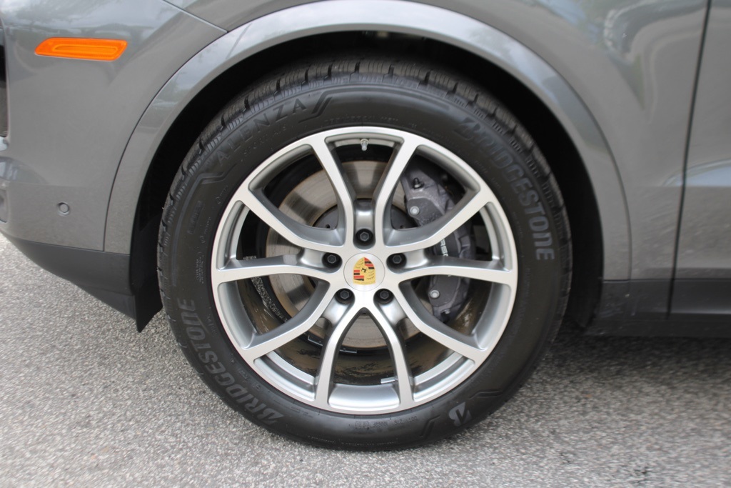 2025 Porsche Cayenne Coupe Base photo 10