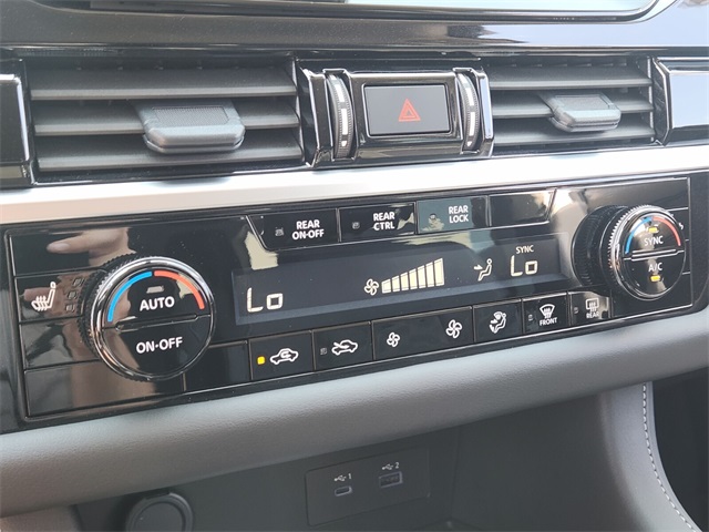 2025 Nissan Pathfinder SV photo 12