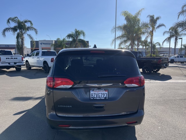 2022 Chrysler Voyager LX photo 6