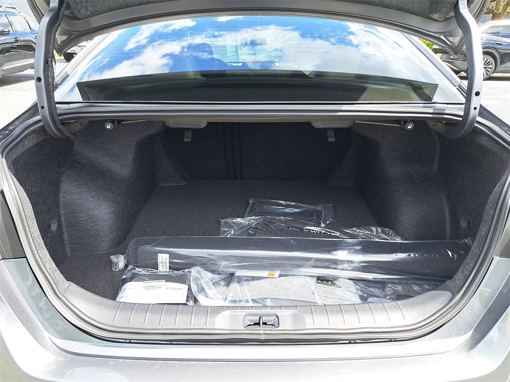 2025 Nissan Altima 2.5 SR photo 10