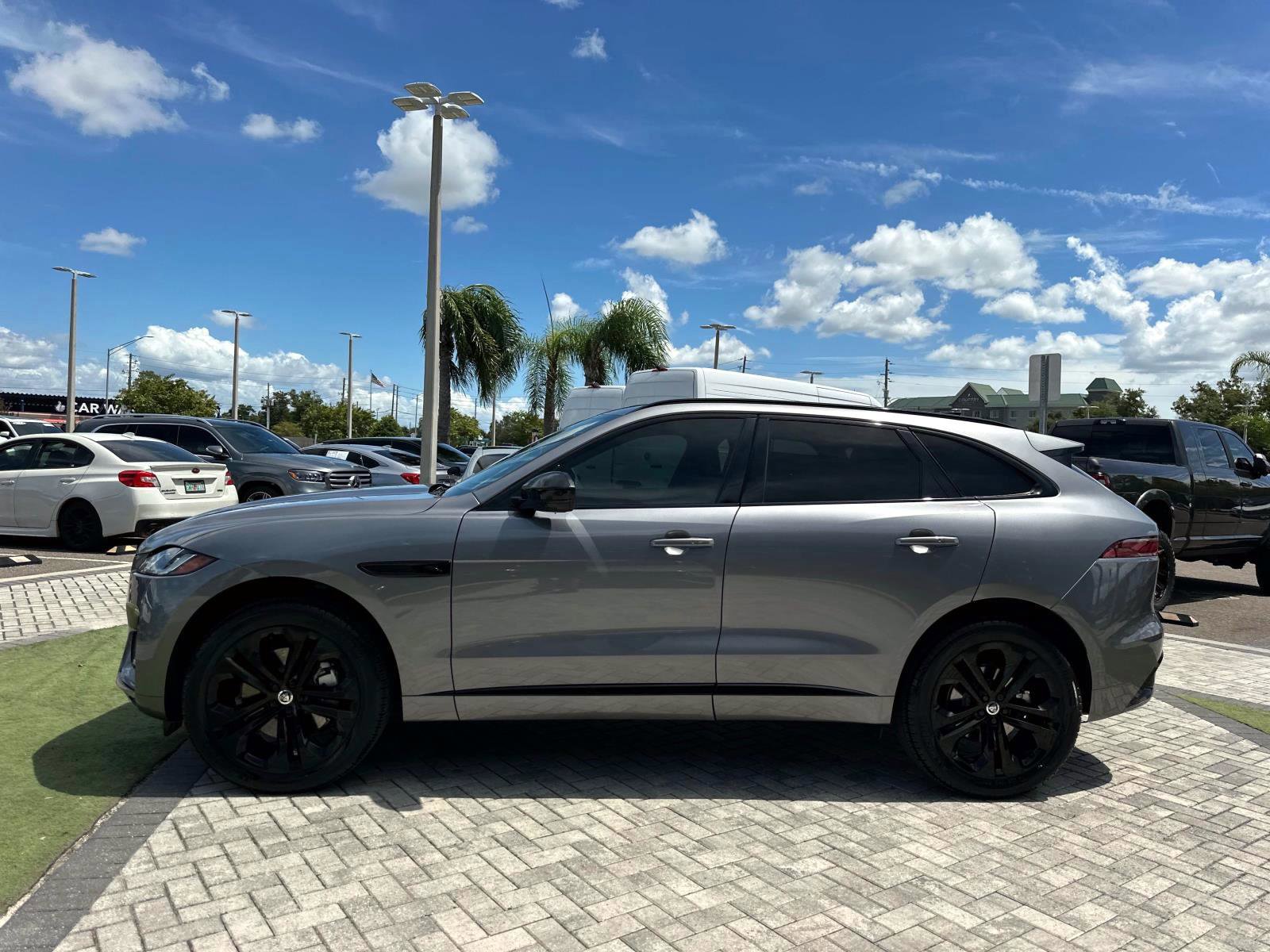 2024 Jaguar F-PACE P400 R-Dynamic S photo 6