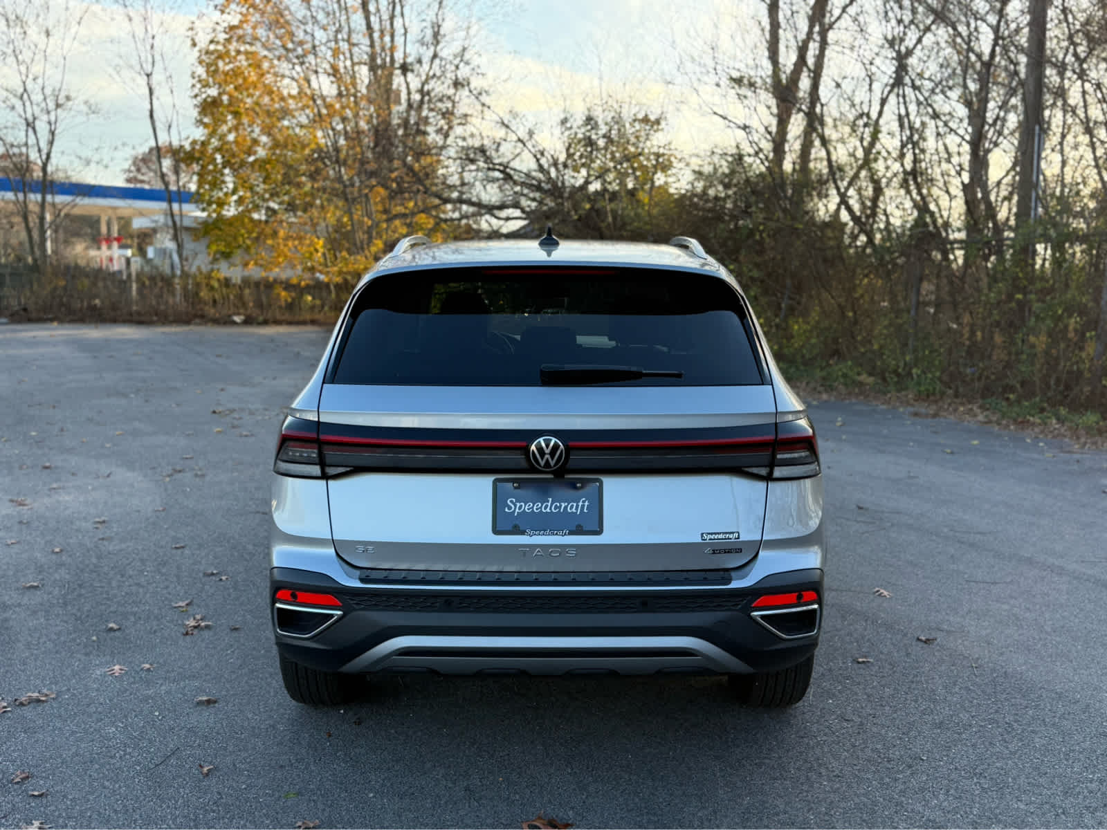 2025 Volkswagen Taos SE photo 2