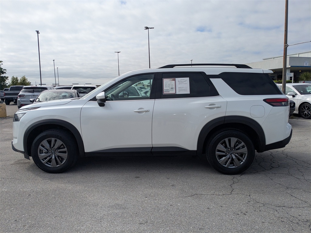 2025 Nissan Pathfinder SV photo 3