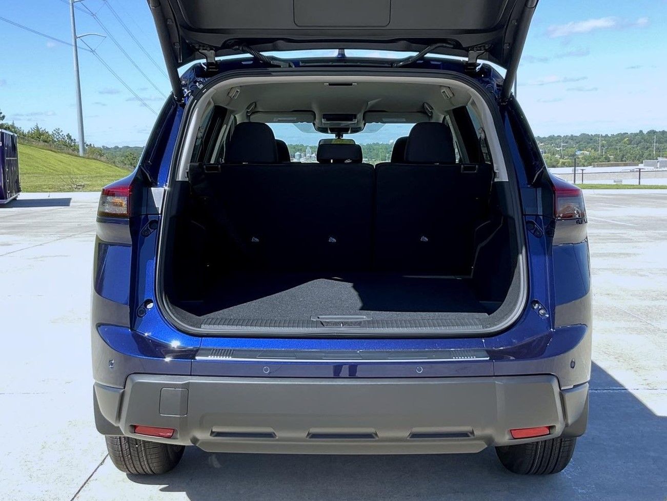 2026 Nissan Rogue SV photo 9
