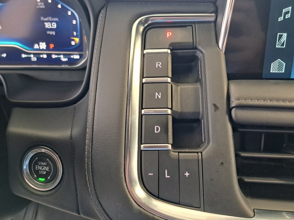 2023 Chevrolet Suburban LT photo 15