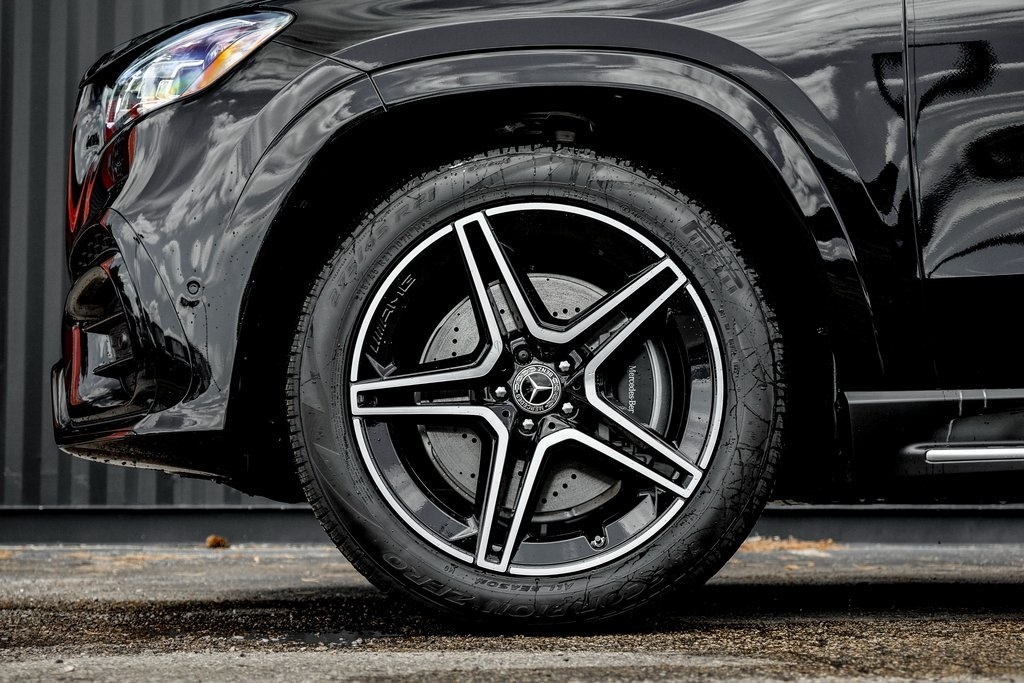 2025 Mercedes Benz GLS 450 4MATIC photo 4