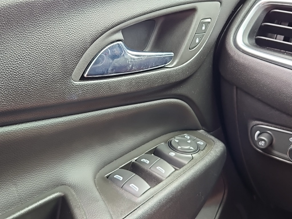 2022 Chevrolet Equinox LT photo 32