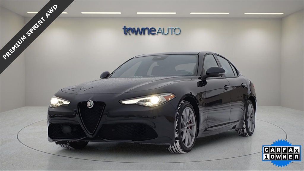 2022 Alfa Romeo Giulia Base's photo