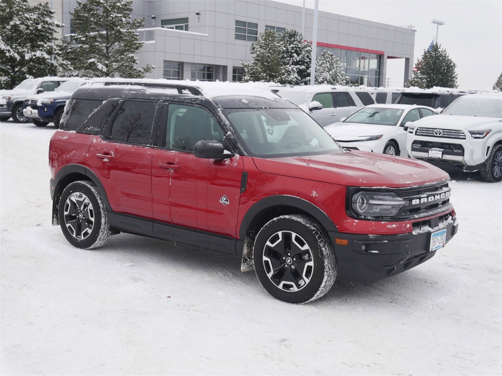 Used 2022 Ford Bronco Sport Outer Banks with VIN 3FMCR9C63NRD48403 for sale in Minneapolis, Minnesota