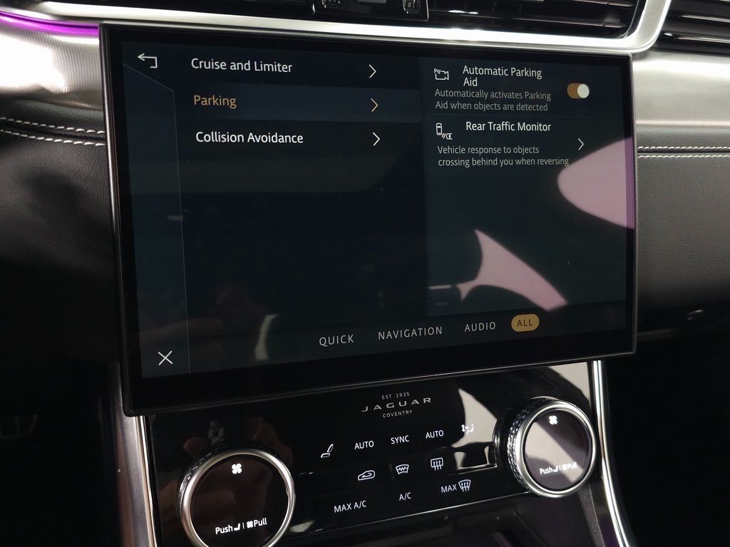 2022 JAGUAR XF - Image 29