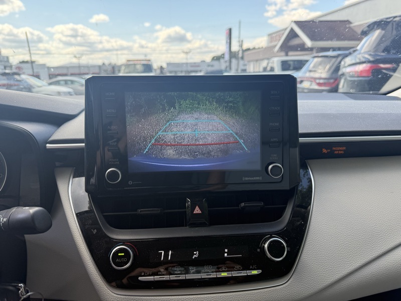 2022 Toyota Corolla LE photo 11