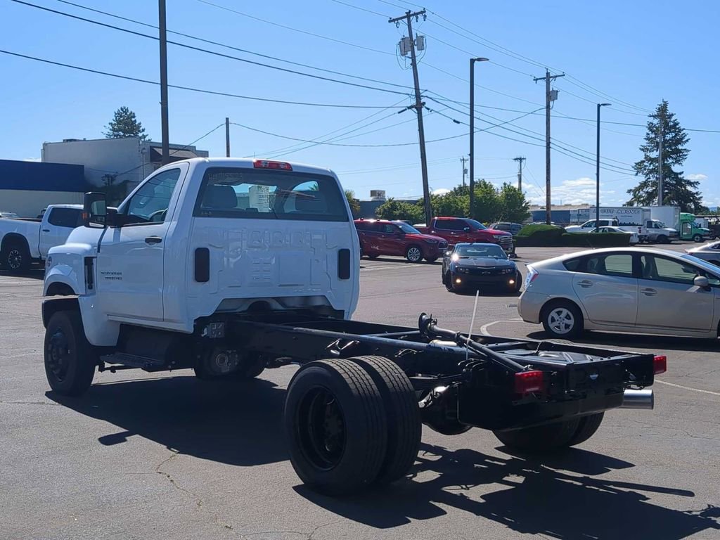2024 Chevrolet Silverado 5500HD Work Truck photo 4