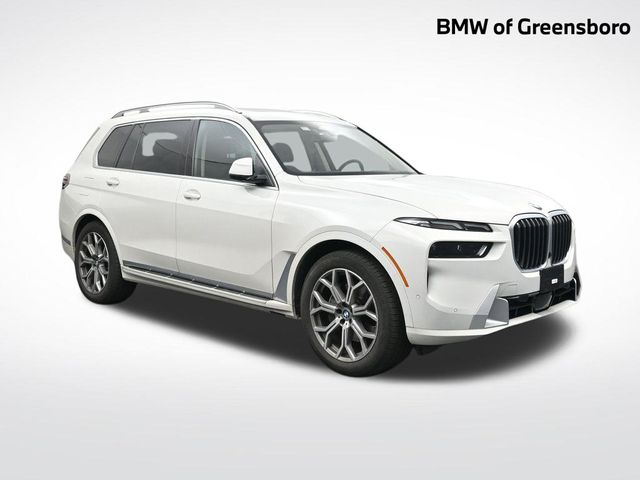 2025 BMW X7 40i's photo