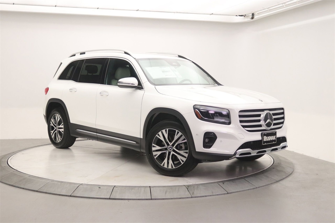 2025 Mercedes-Benz GLB Base's photo