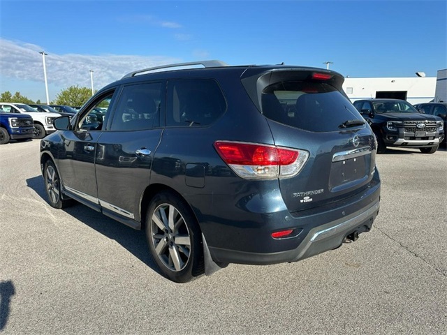2015 Nissan Pathfinder Platinum photo 3
