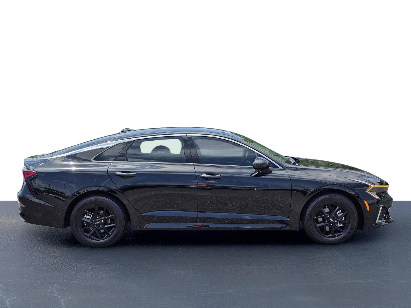 2025 Kia K5 LXS photo 3