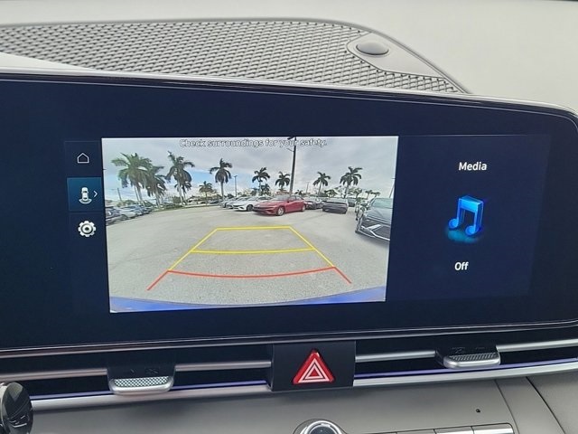 2025 Hyundai Elantra SEL Convenience photo 23