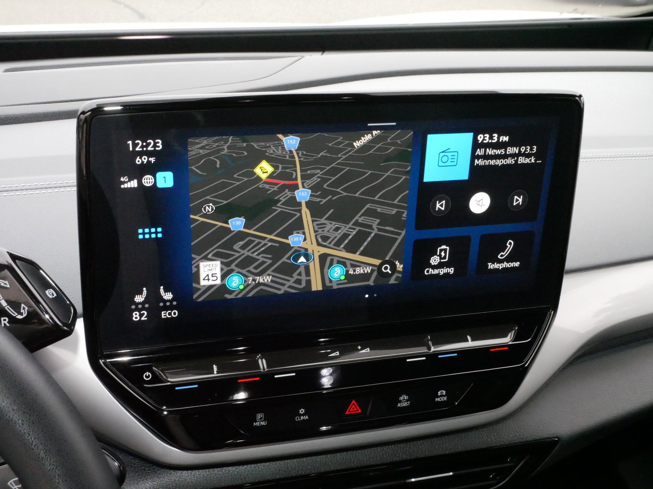 2023 Volkswagen ID.4 Pro Plus photo 22
