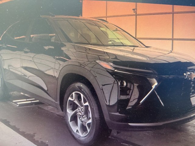 2025 Chevrolet Trax LT's photo