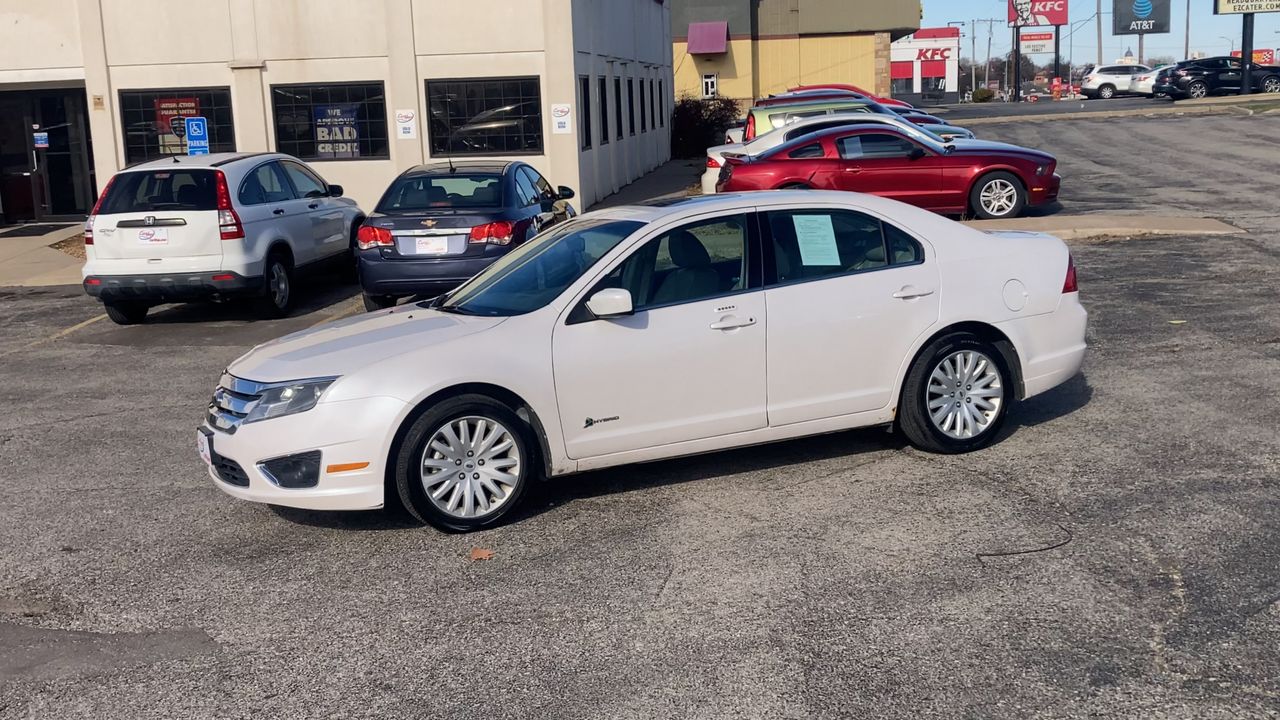 2010 Ford Fusion Hybrid photo 2