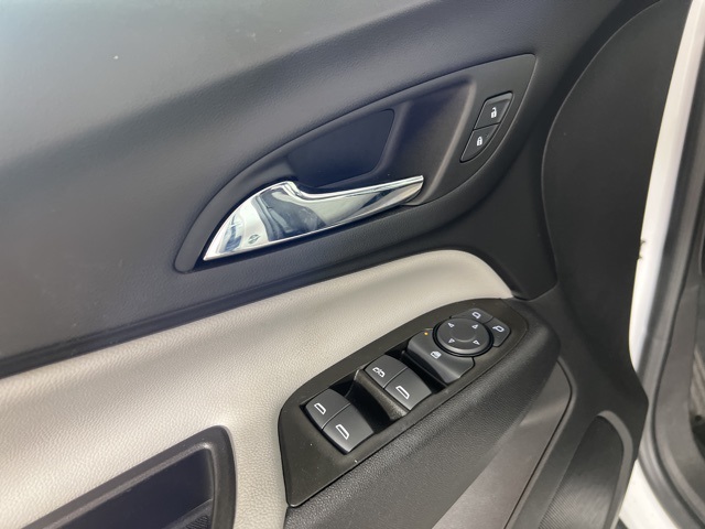 2023 Chevrolet Equinox LS photo 11