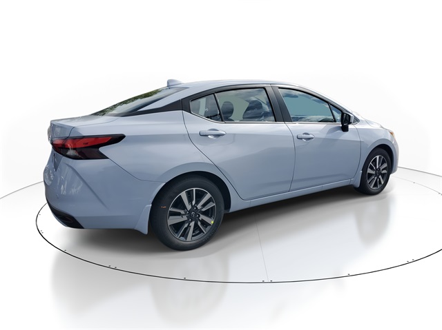 2025 Nissan Versa SV photo 4