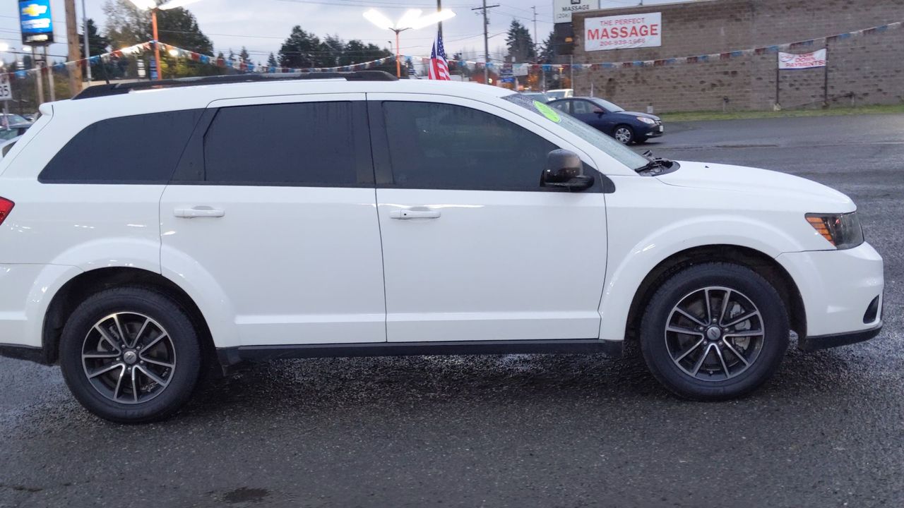 2018 Dodge Journey SXT photo 3