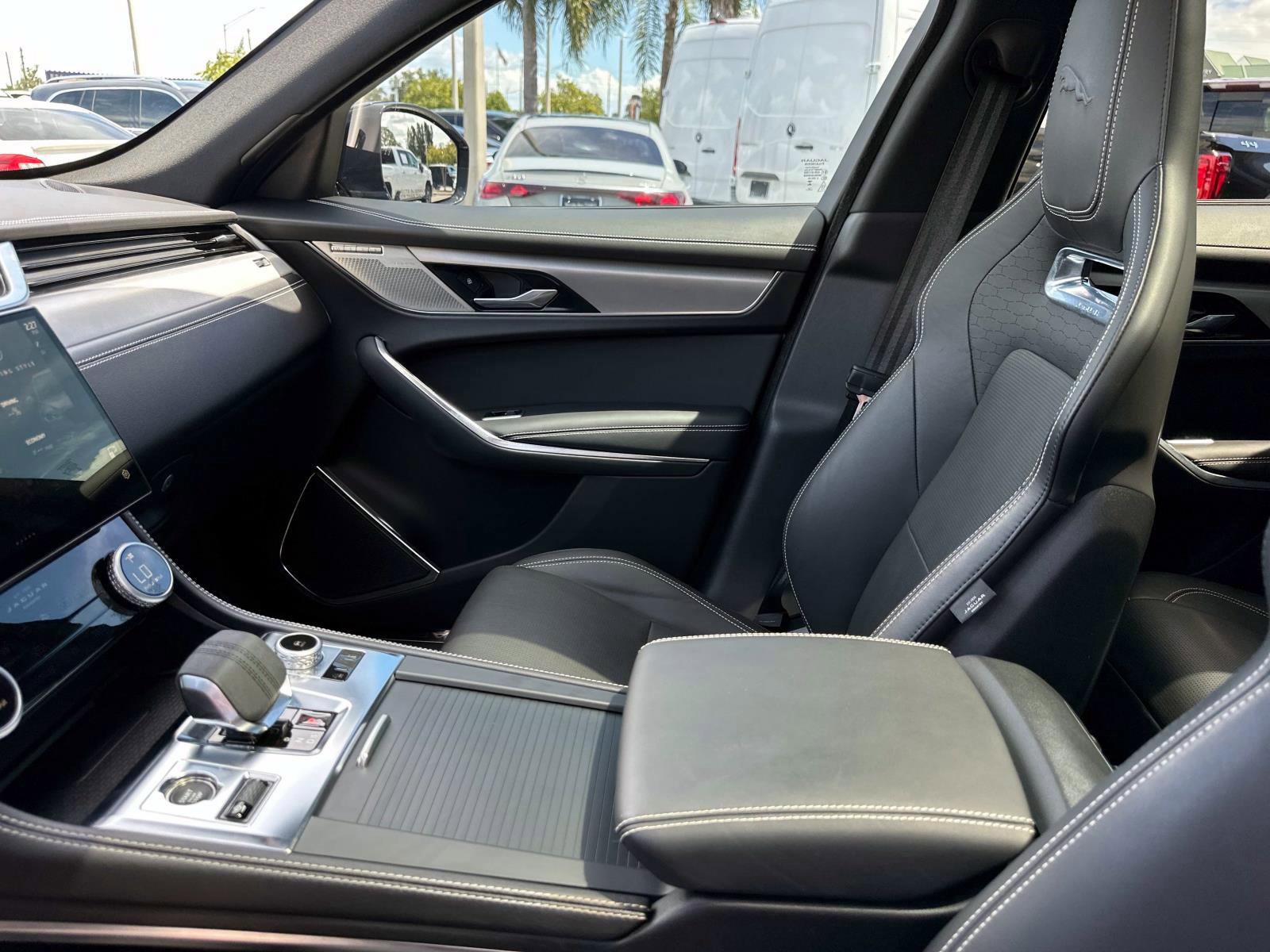 2024 Jaguar F-PACE P400 R-Dynamic S photo 22