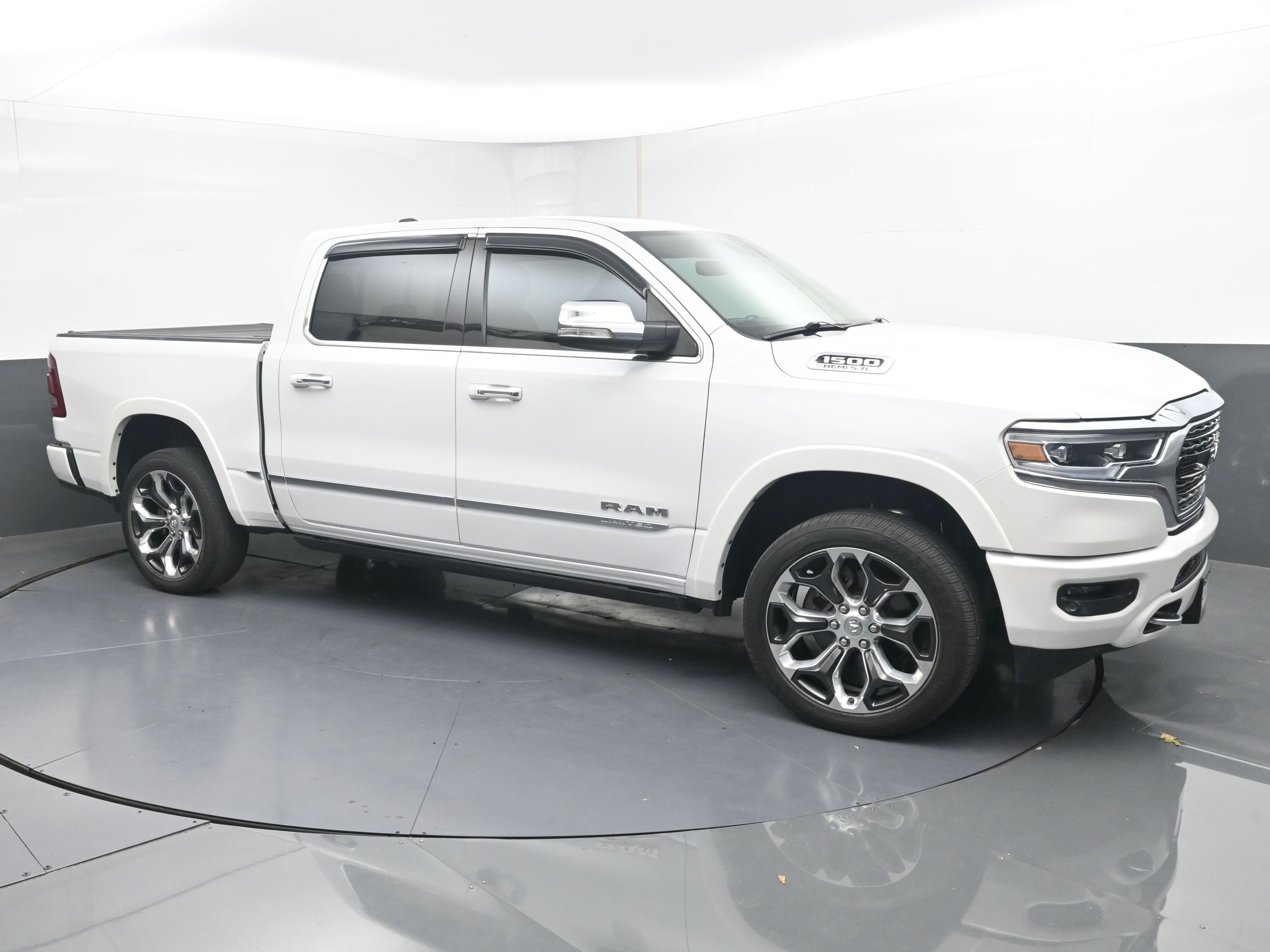 2019 RAM 1500 Limited's photo