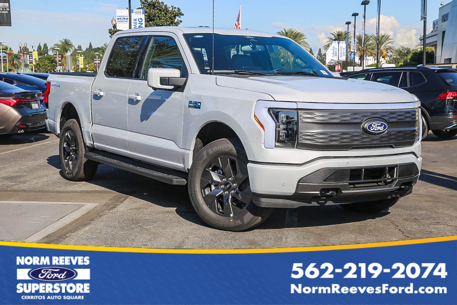 2025 Ford F-150 Lightning Lariat's photo