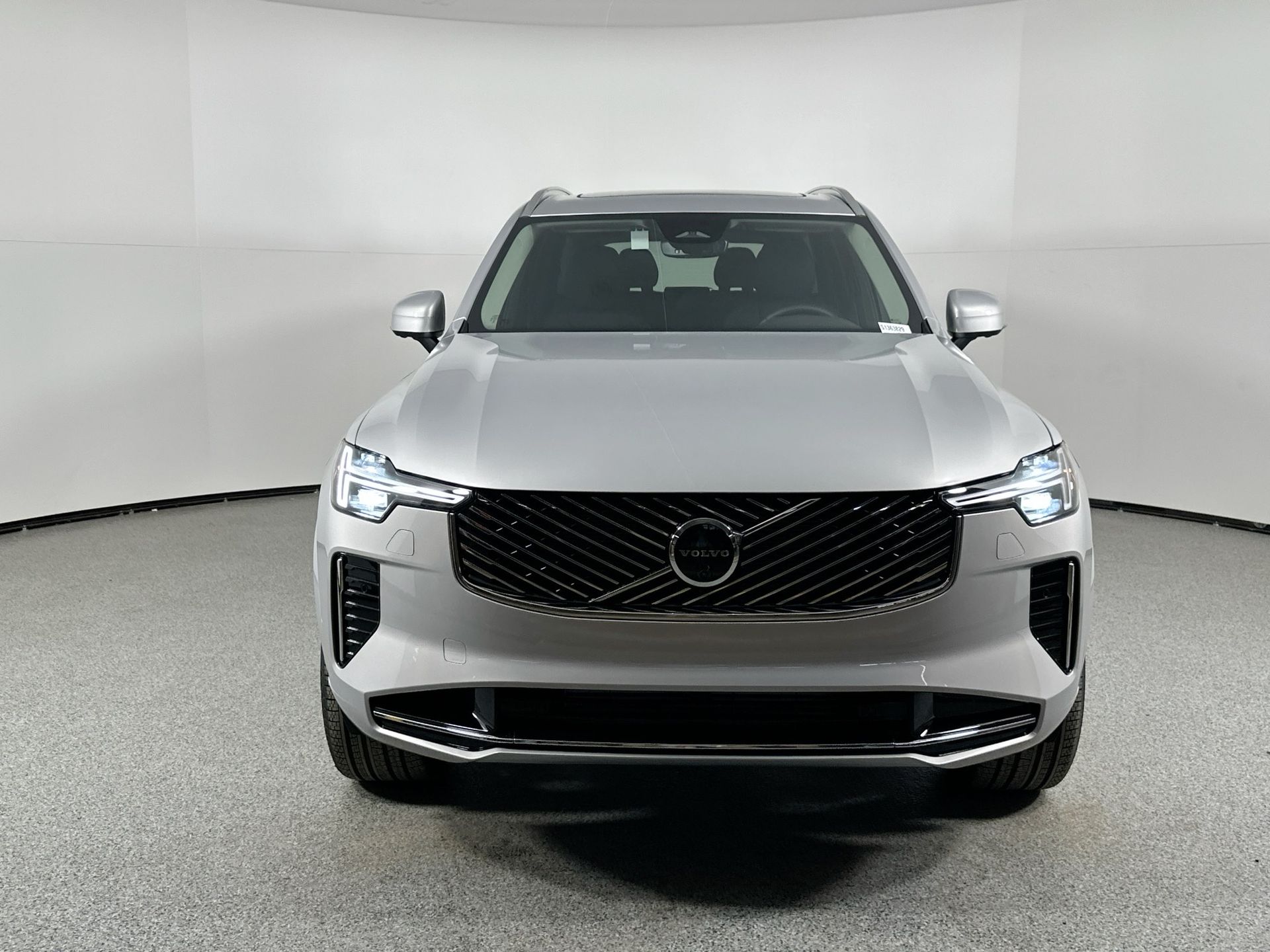 2025 Volvo XC90 T8 Plus photo 2