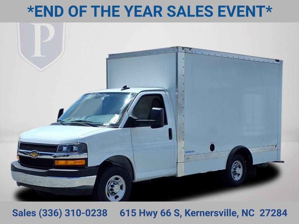 2024 Chevrolet Express Cutaway 3500 photo 3