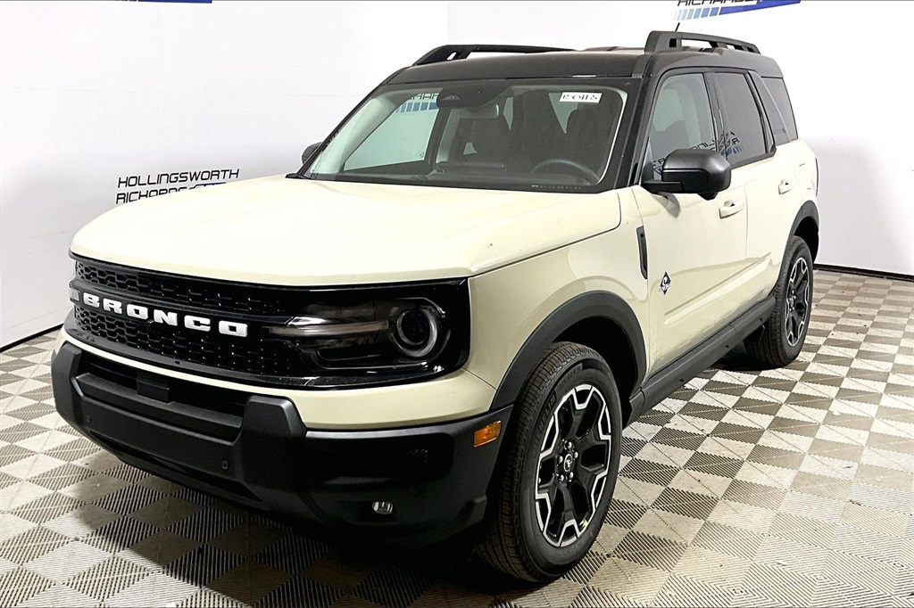 2025 Ford Bronco Sport Outer Banks's photo