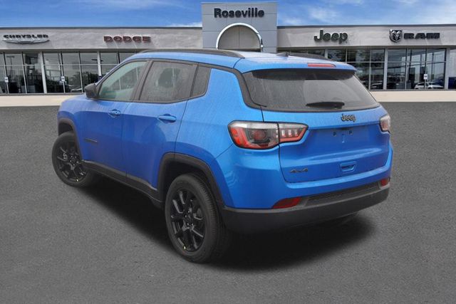 2026 Jeep Compass Latitude Altitude photo 3