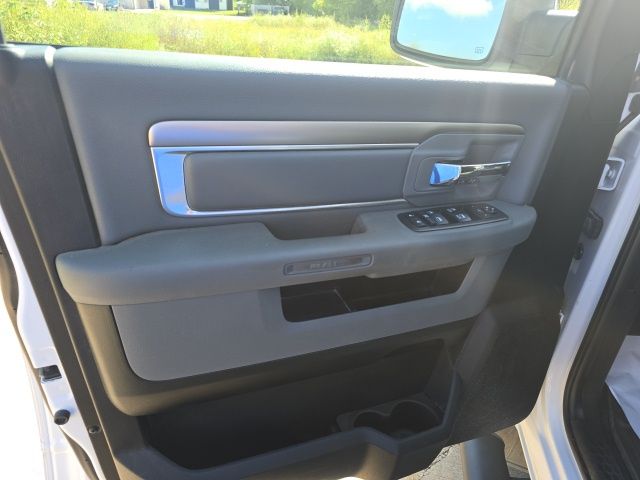2018 Ram 1500 SLT photo 10