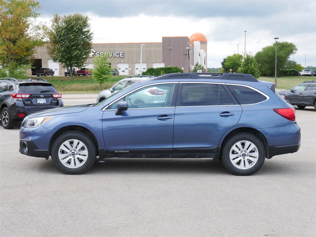 2016 Subaru Outback 2.5i Premium photo 3