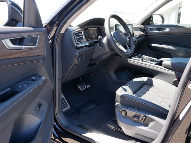 2025 Volkswagen Atlas SEL Premium R-Line photo 4