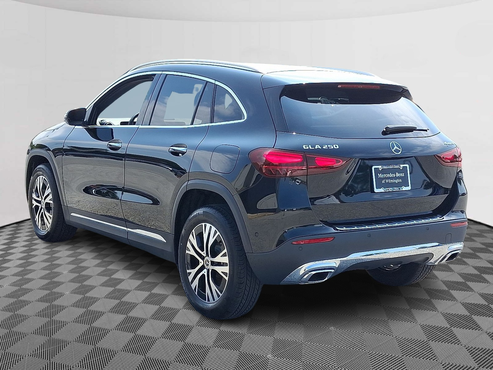 2025 Mercedes Benz GLA 250 4MATIC photo 4