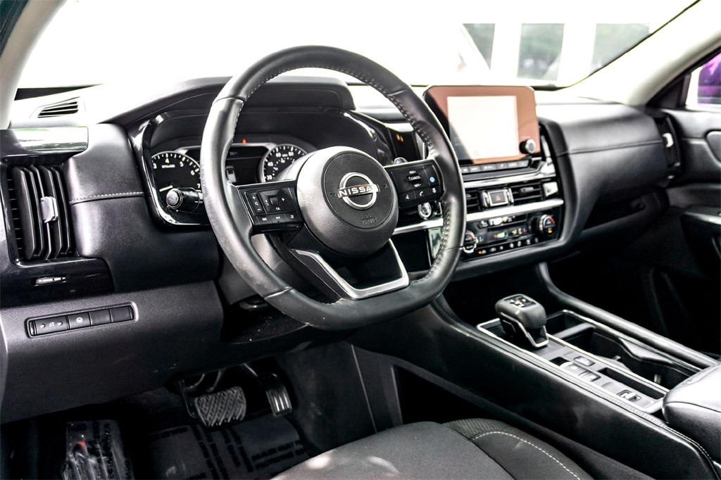 2024 Nissan Pathfinder SV photo 14