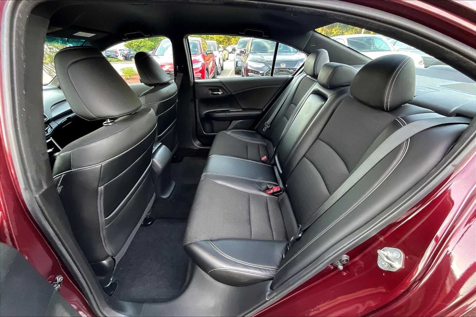2017 Honda Accord Sport photo 15